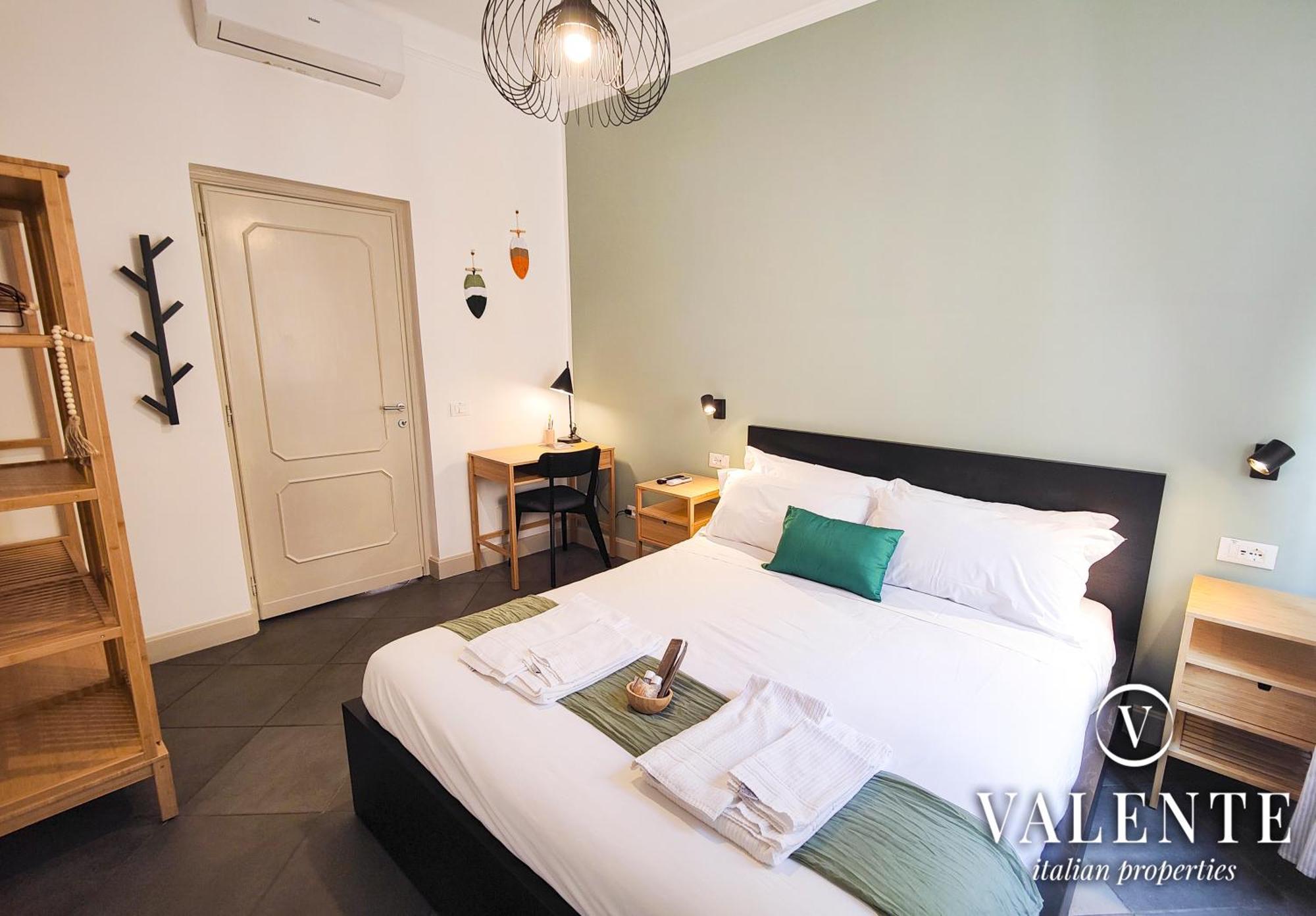 Piramide - 20min Walking From Colosseum - 1min From Metro Station - Valente Italian * Rom